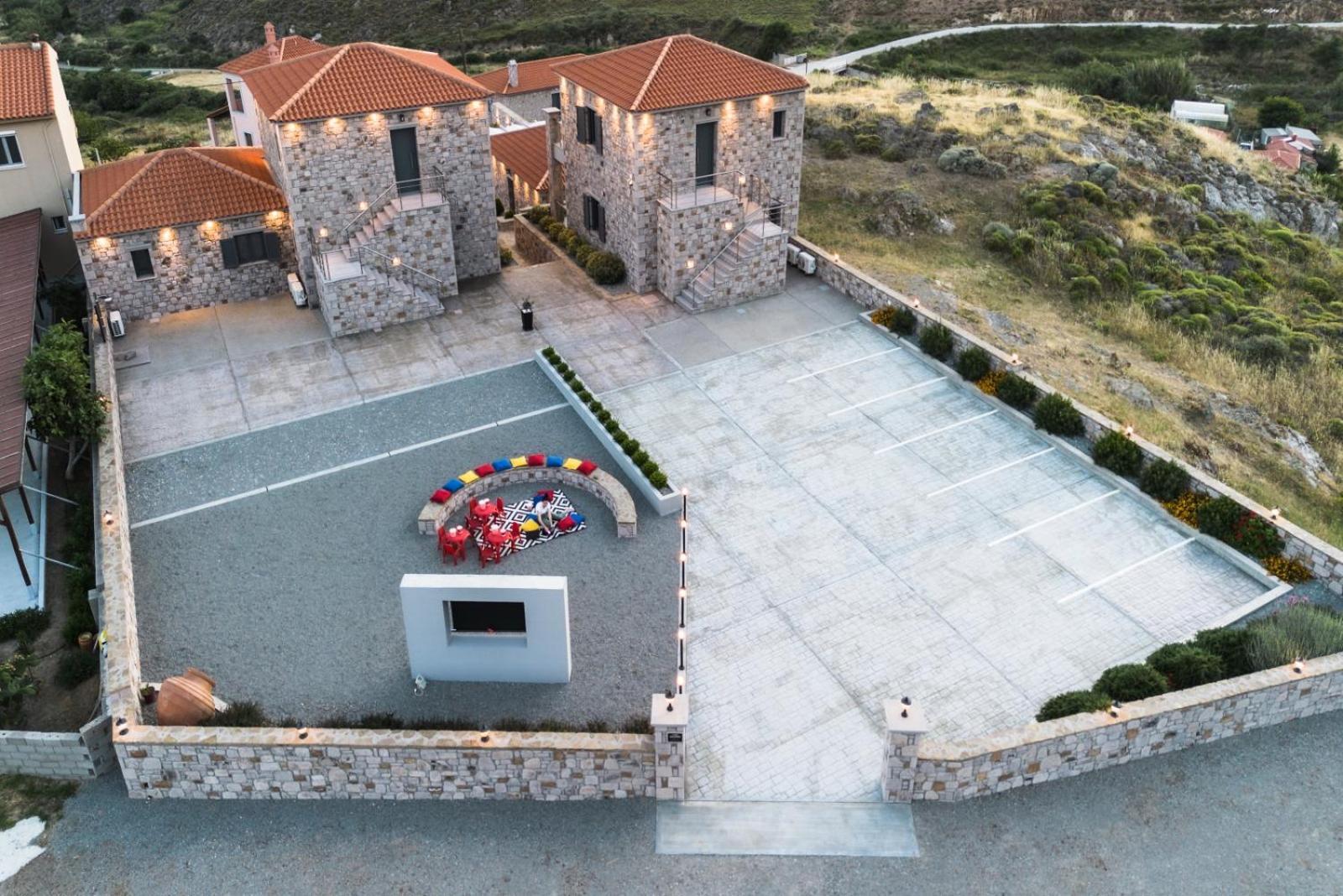 Lithoessa Luxury Apartments Agios Ioannis Kaspaka ภายนอก รูปภาพ